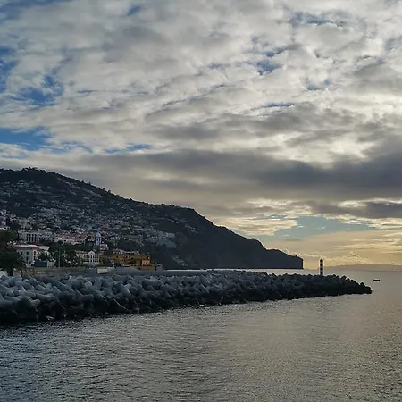 Edificio Charles 206