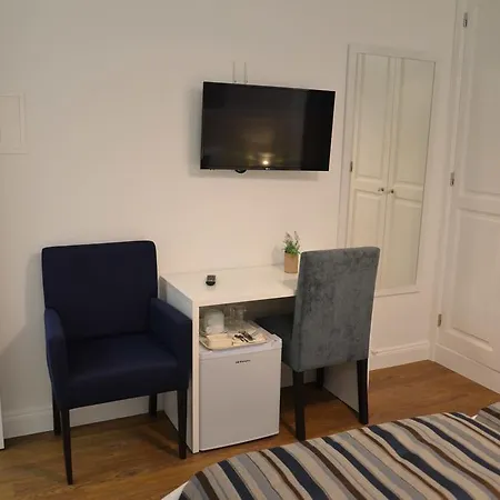 Quarto em Acomodações Particulares Edificio Charles 206