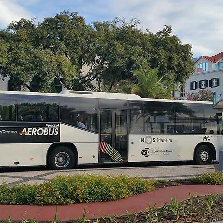 Edificio Charles 206 *