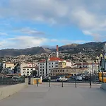 Edificio Charles 206 * Funchal (Madeira)