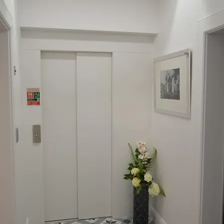 Edificio Charles 206 Homestay