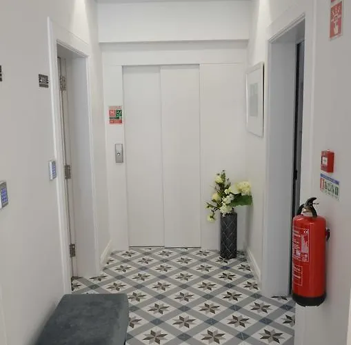 Edificio Charles 206 * Фуншал