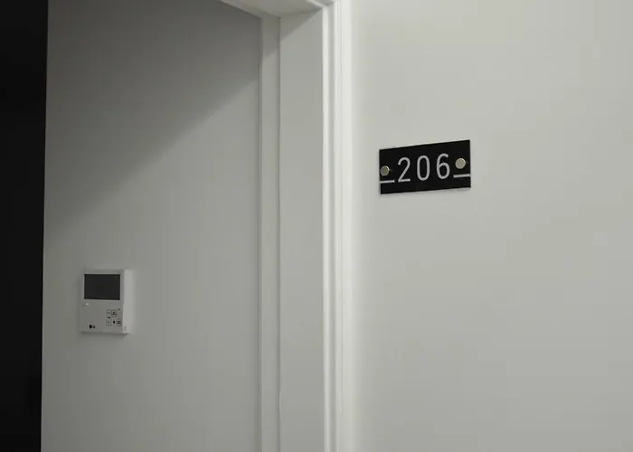 Edificio Charles 206