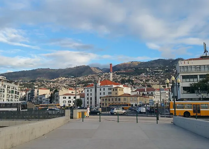 Edificio Charles 206 * Фуншал