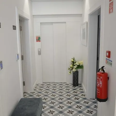 Edificio Charles 206 * 푼샬